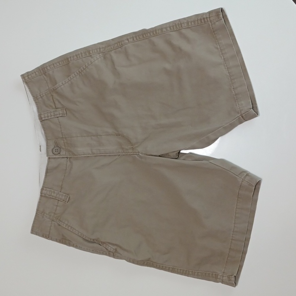 Old Navy Lived-In Straight Khaki Shorts
